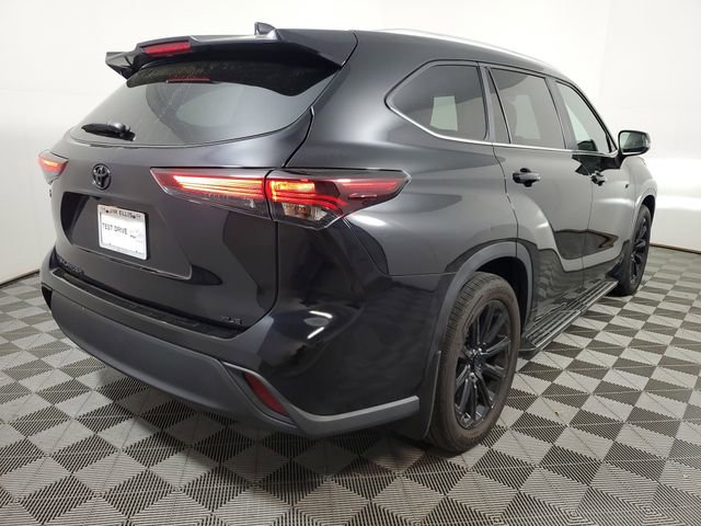 Used 2025 Toyota Highlander XLE image 6