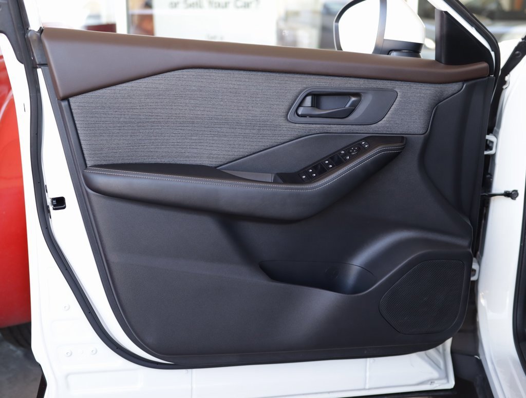 Used 2022 Nissan Rogue S image 21