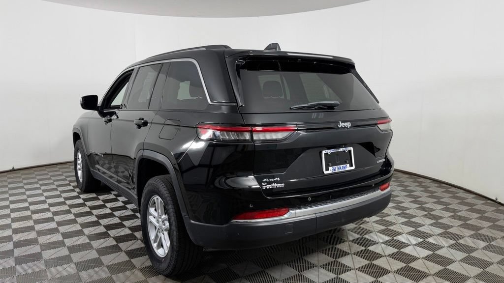 Used 2023 Jeep Grand Cherokee Laredo w/ Luxury Tech Group I AWD/4WD image 6