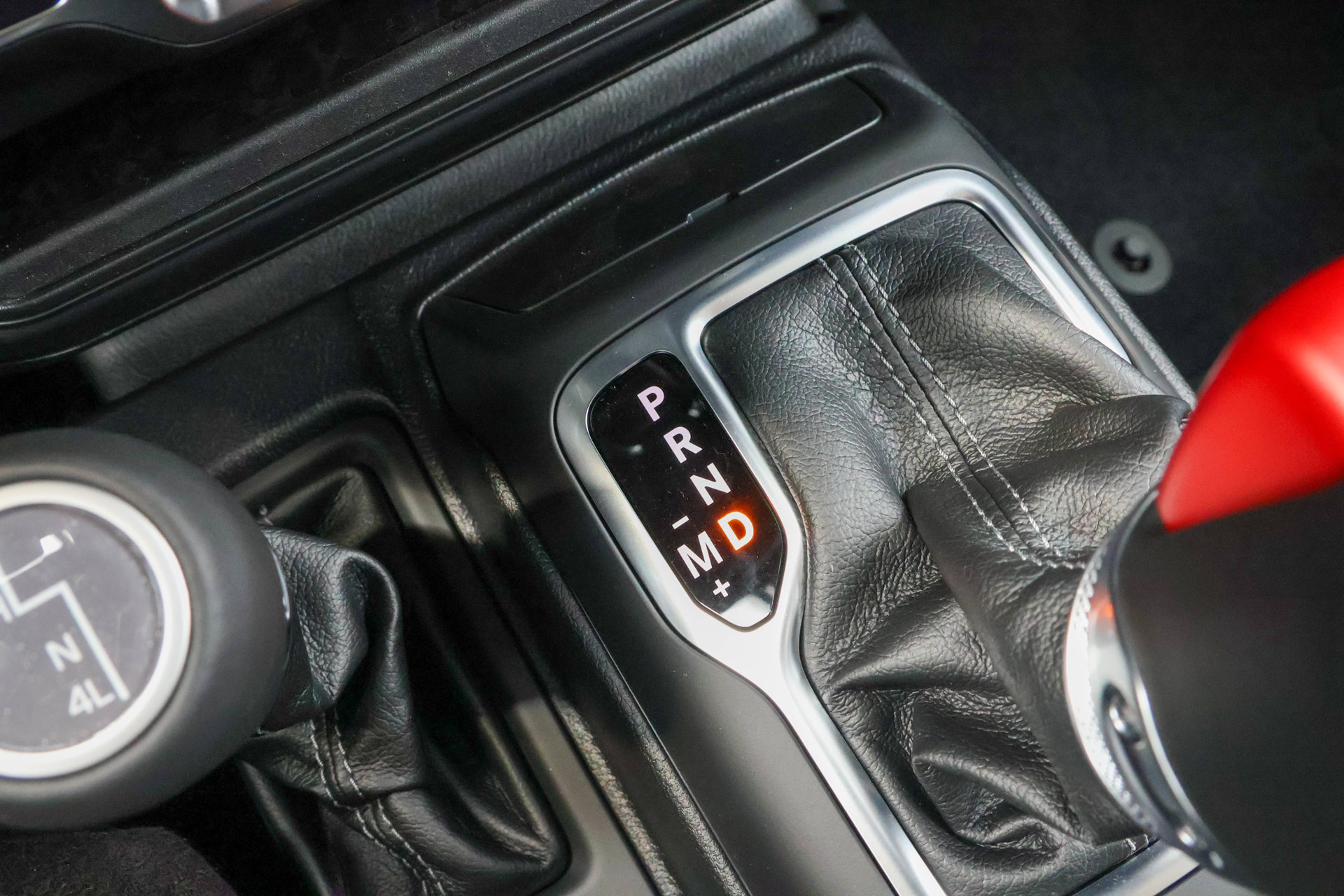 New 2026 Jeep Wrangler Unlimited Sahara AWD/4WD image 27