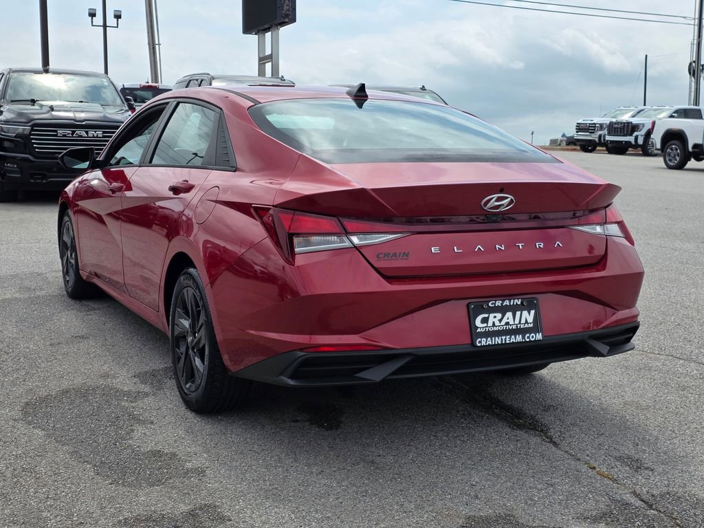 Used 2021 Hyundai Elantra SEL image 5