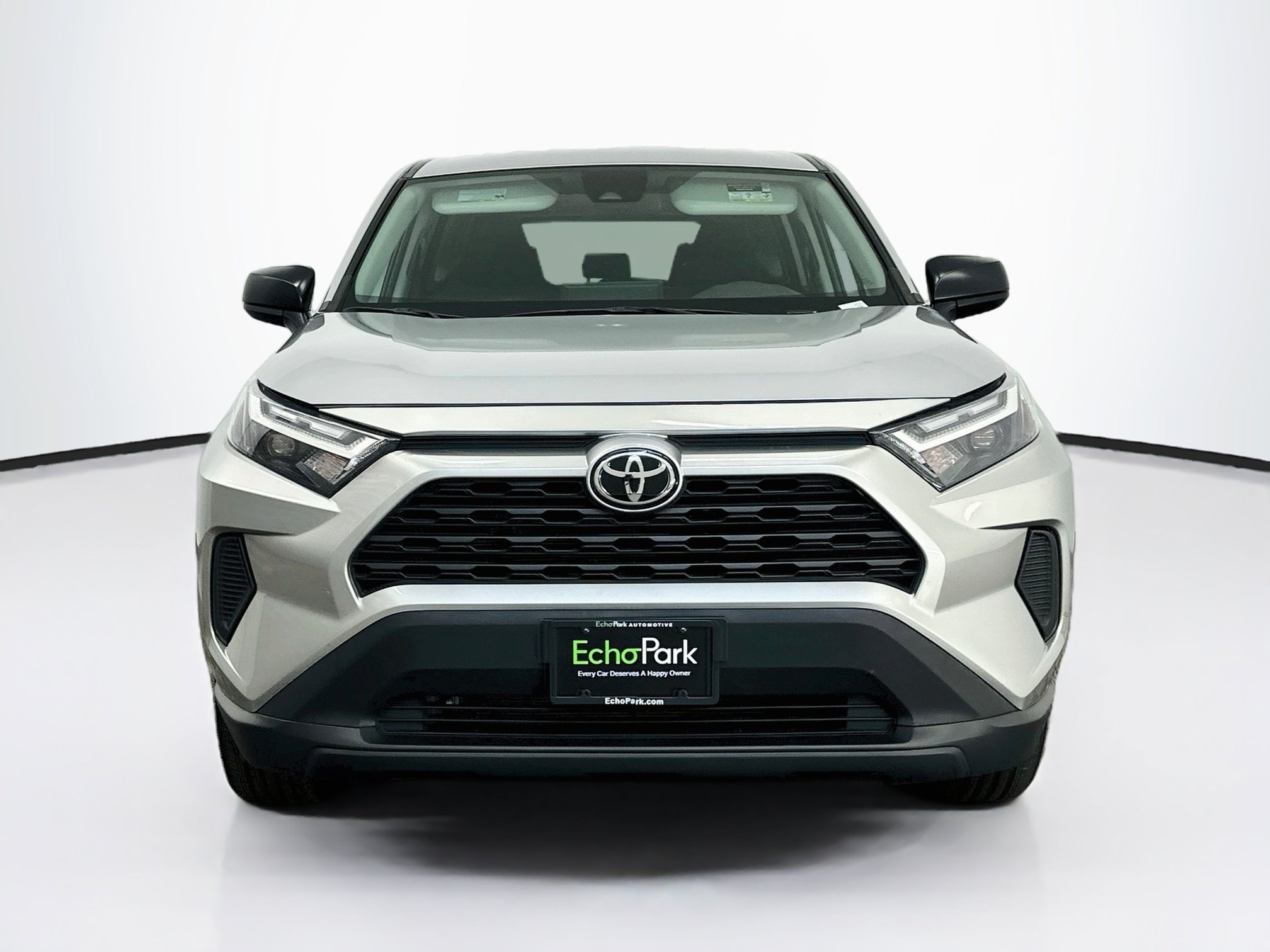 Used 2025 Toyota RAV4 LE AWD/4WD image 2