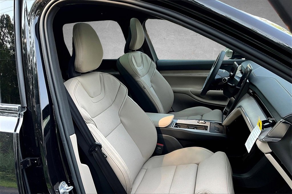 New 2025 Volvo EX90 Plus image 11