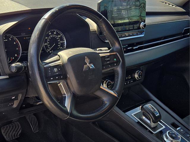 Used 2022 Mitsubishi Outlander SE image 20