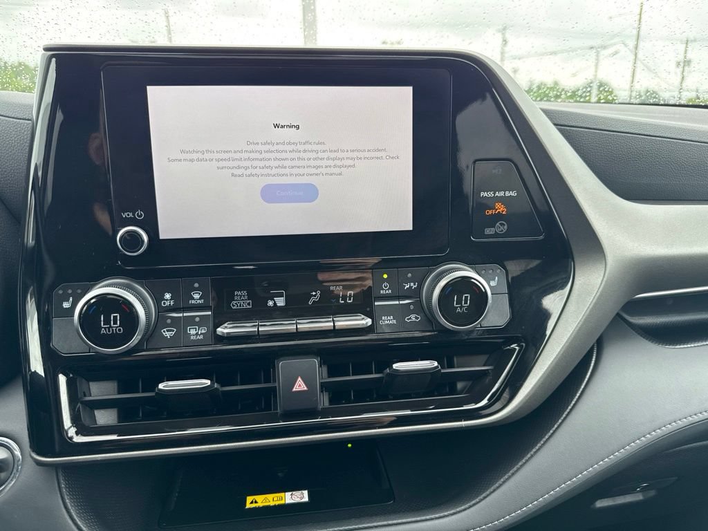 Used 2023 Toyota Highlander XLE FWD image 13