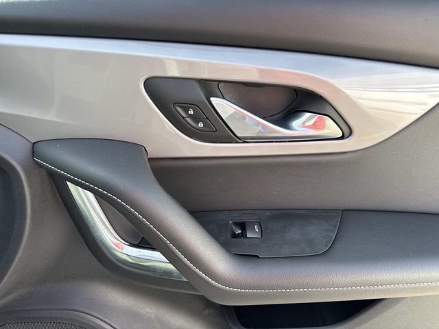 Used 2025 Chevrolet Blazer LT FWD image 32