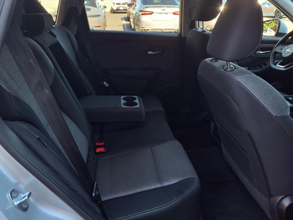 Used 2023 Nissan Rogue SV image 21