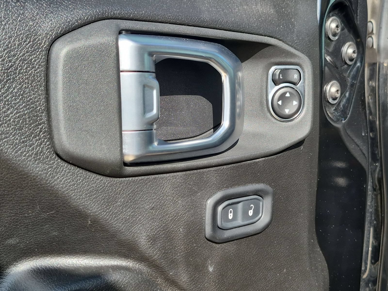 Used 2023 Jeep Wrangler Unlimited Sport AWD/4WD image 12
