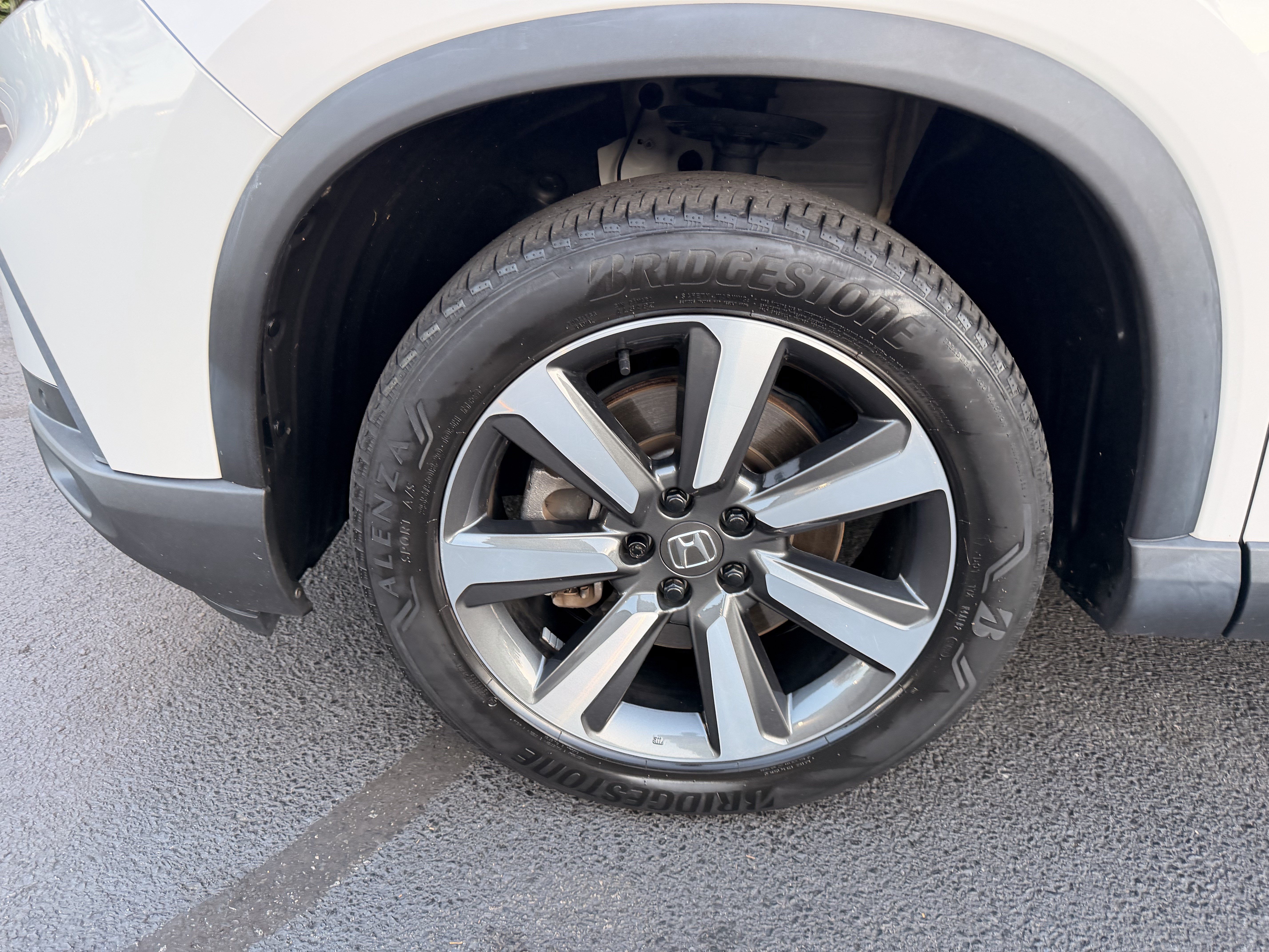 Certified 2023 Honda Pilot Touring image 7