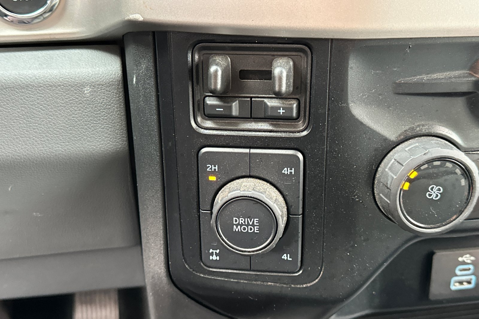 Used 2024 Ford F250 XLT w/ XLT Premium Package AWD/4WD image 27