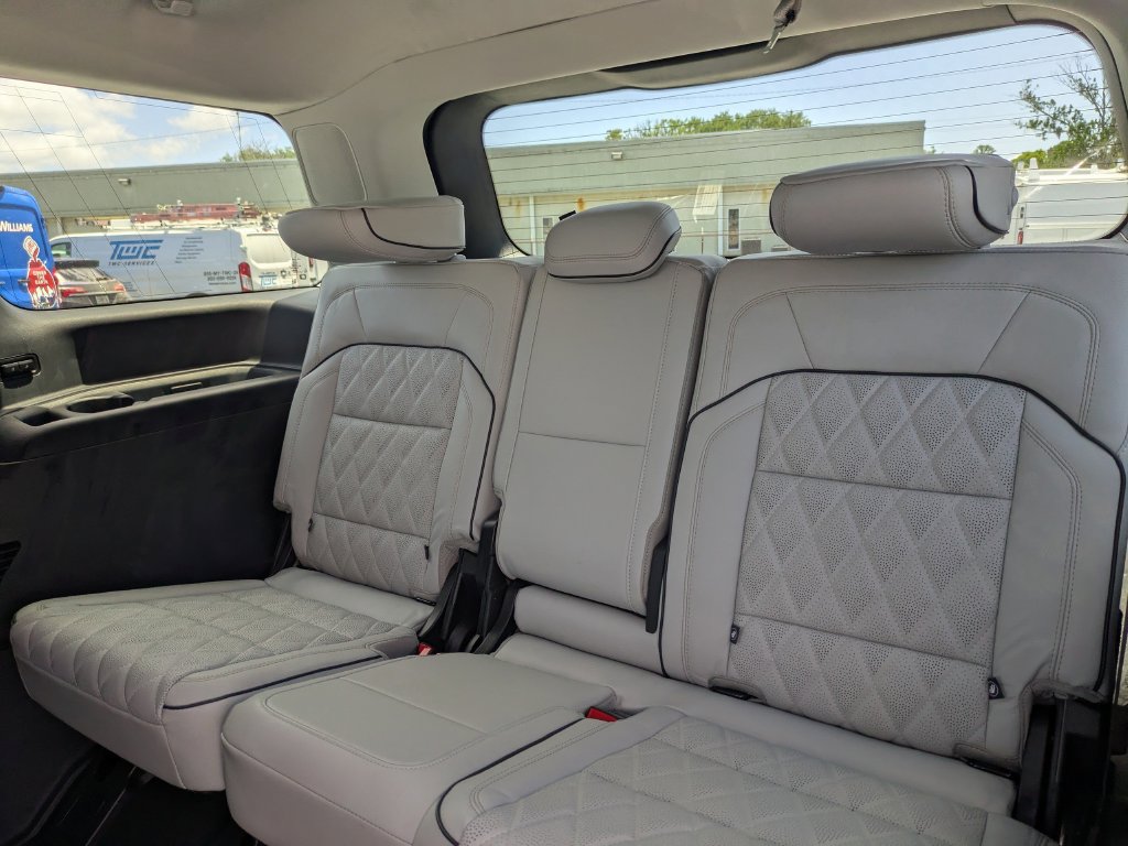 New 2026 Lincoln Navigator Black Label AWD/4WD image 19