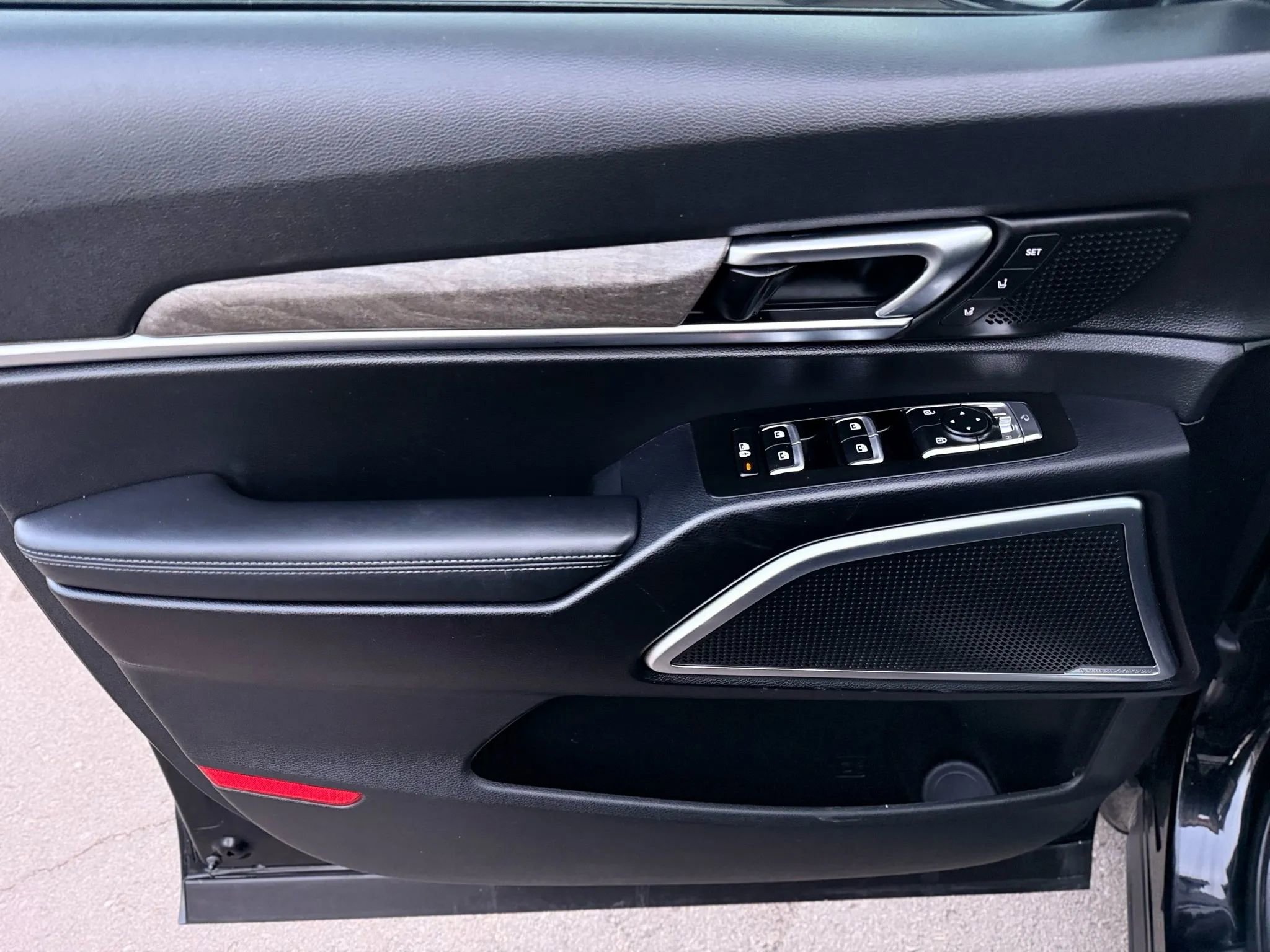 Used 2022 Kia Telluride SX w/ SX Prestige Package image 14