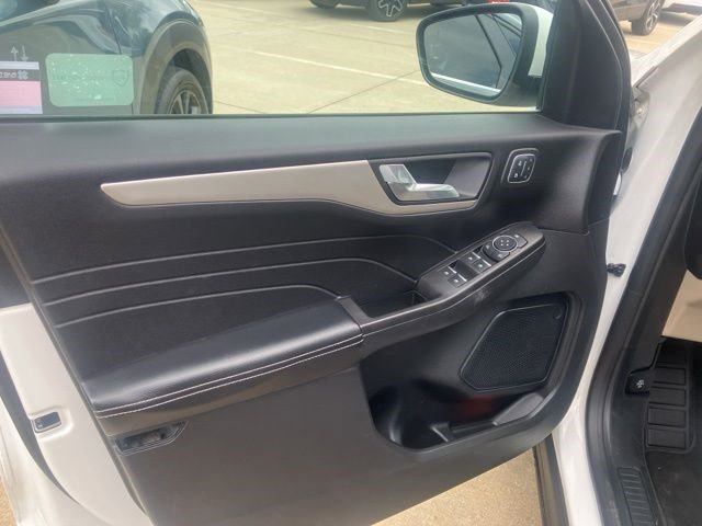 Used 2021 Ford Escape SEL w/ Technology Package FWD image 8