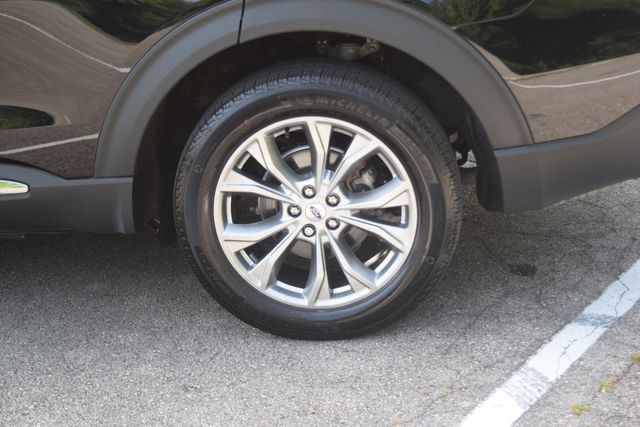 Used 2023 Ford Explorer XLT w/ Equipment Group 202A AWD/4WD image 29
