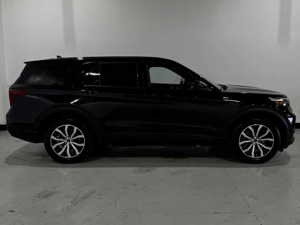 Used 2022 Ford Explorer ST-Line w/ Class IV Trailer Tow Package AWD/4WD image 21