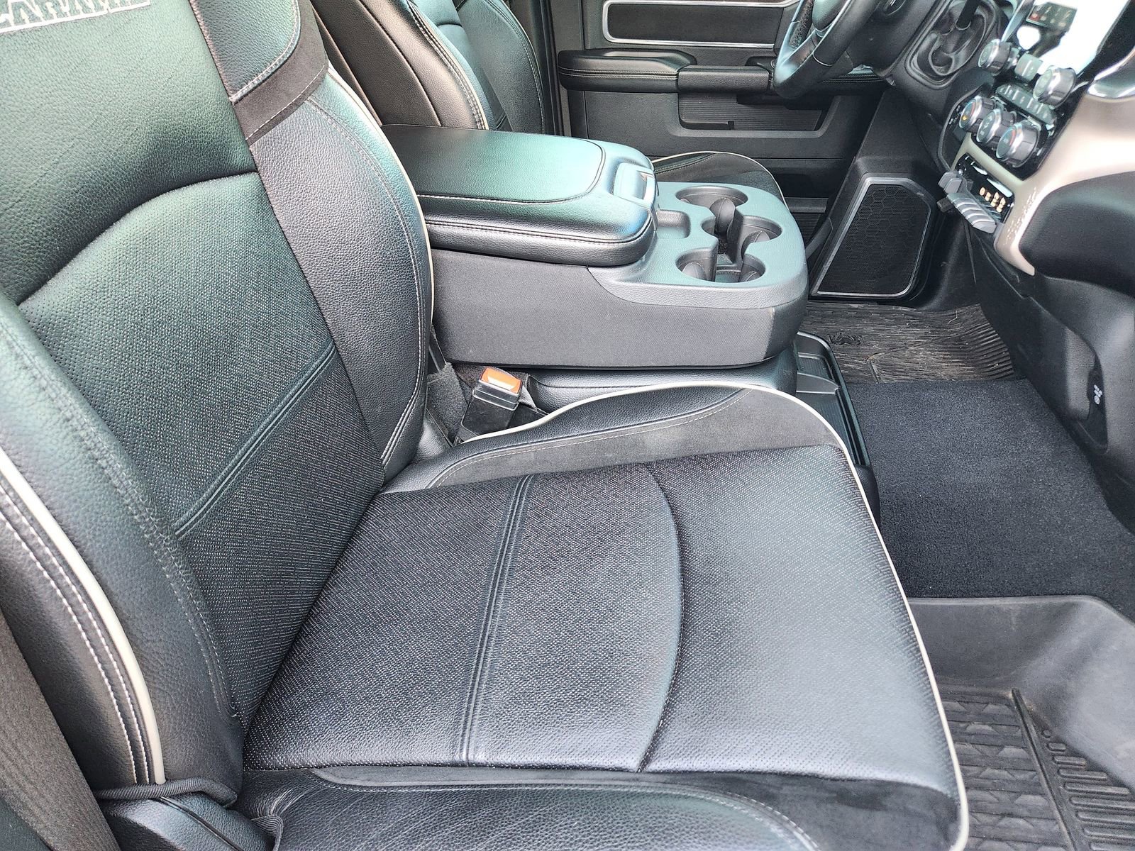 Used 2022 RAM 3500 Laramie image 15