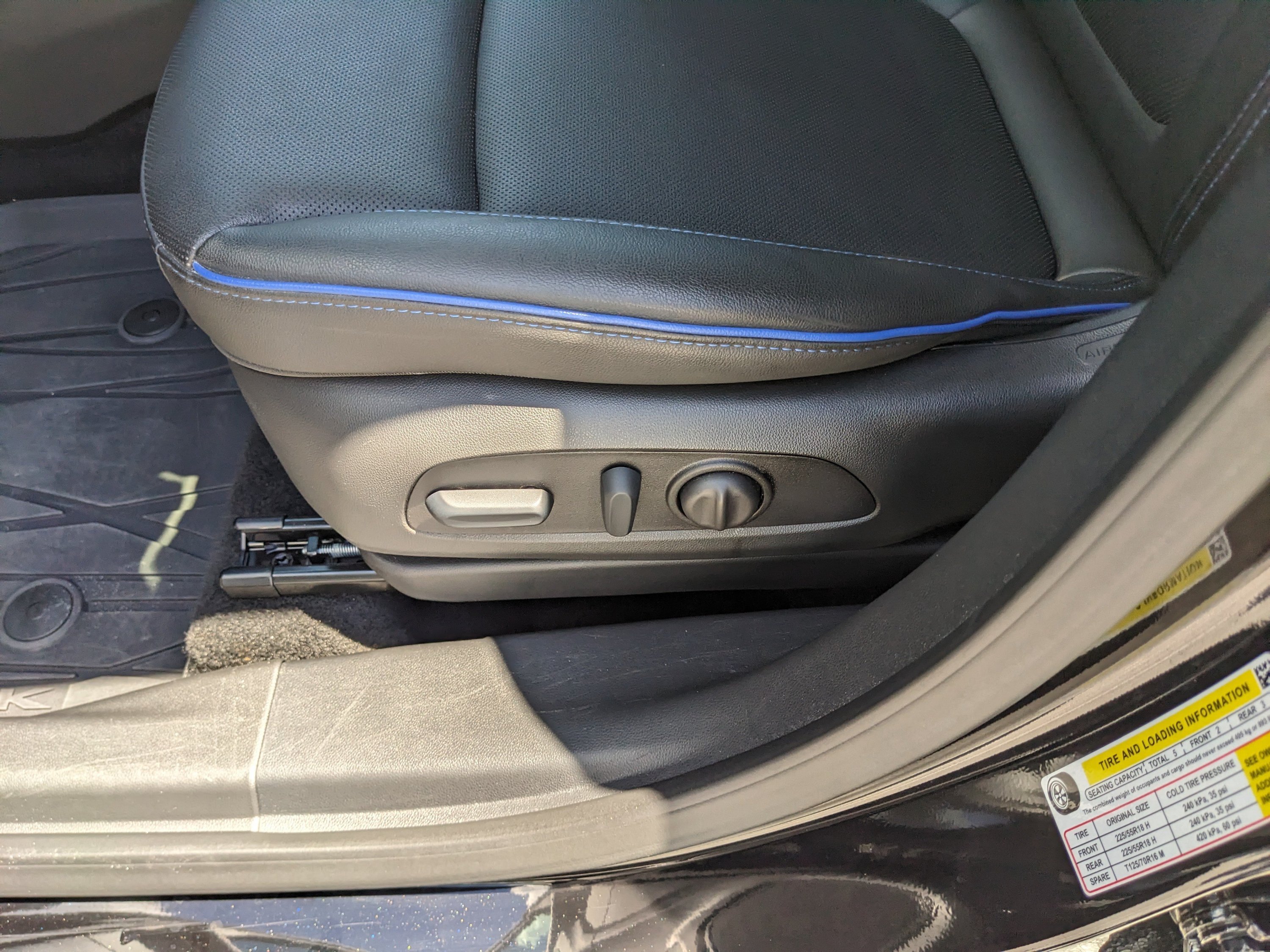 Used 2025 Buick Encore GX Sport Touring w/ Comfort Package FWD image 21