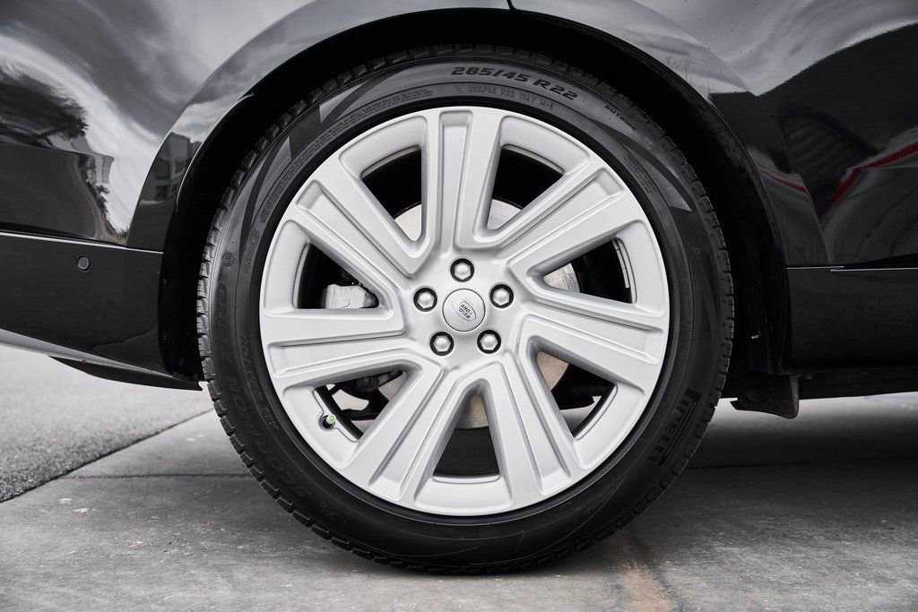 Used 2023 Land Rover Range Rover SE image 18