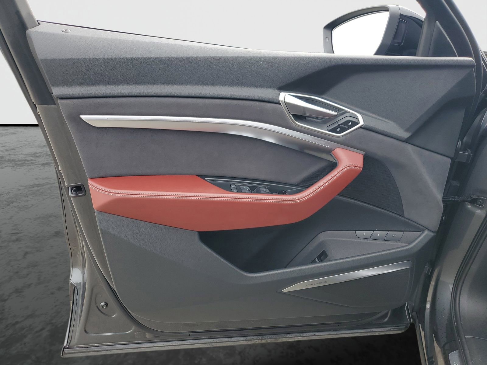 Used 2024 Audi SQ8 e-tron Prestige image 20