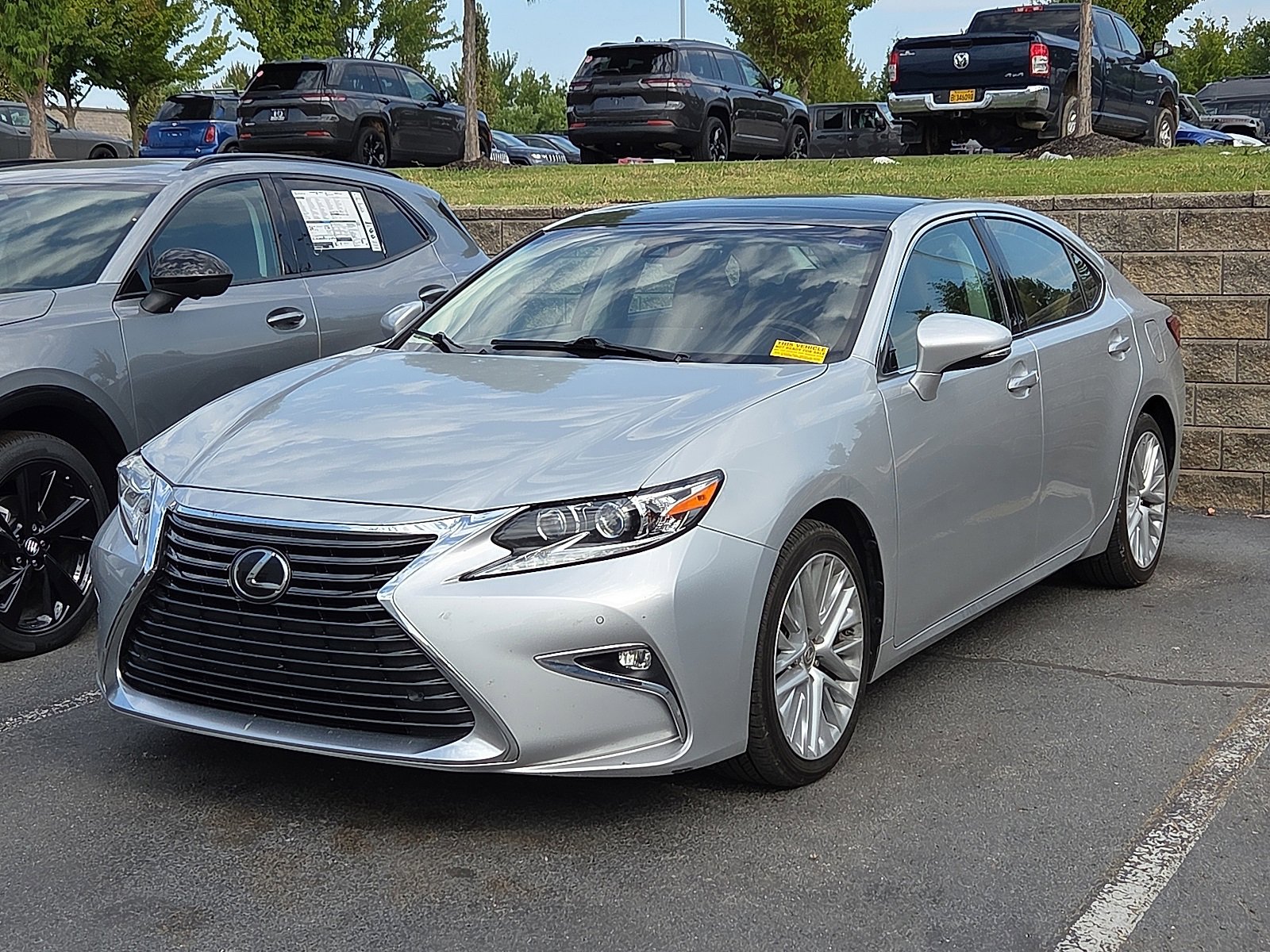 Used 2016 Lexus ES 350 image 2