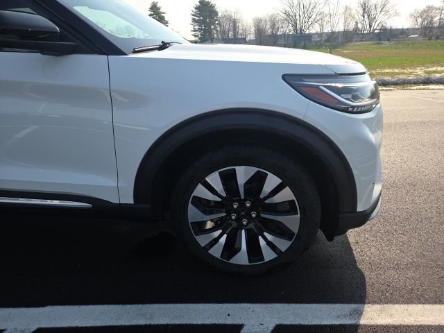 Used 2025 Ford Explorer Platinum w/ LUX Leather Package AWD/4WD image 4