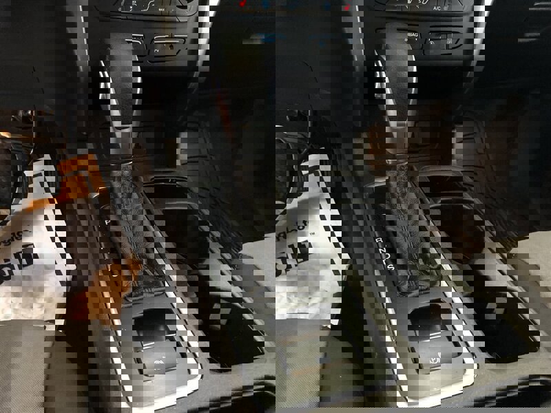 Used 2019 Ford Escape SE image 15