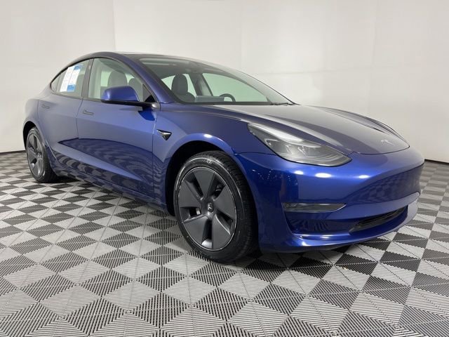 Used 2023 Tesla Model 3 Standard Range RWD image 3