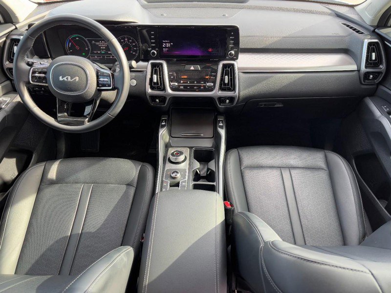 Used 2024 Kia Sorento EX image 12
