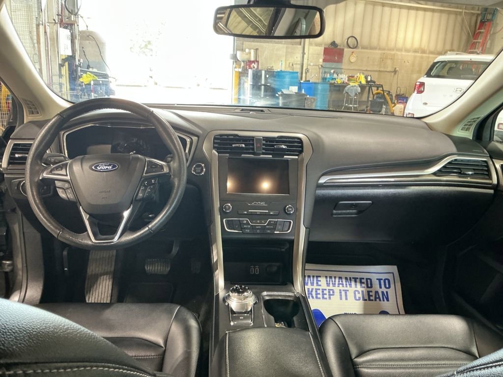 Used 2020 Ford Fusion SEL image 13