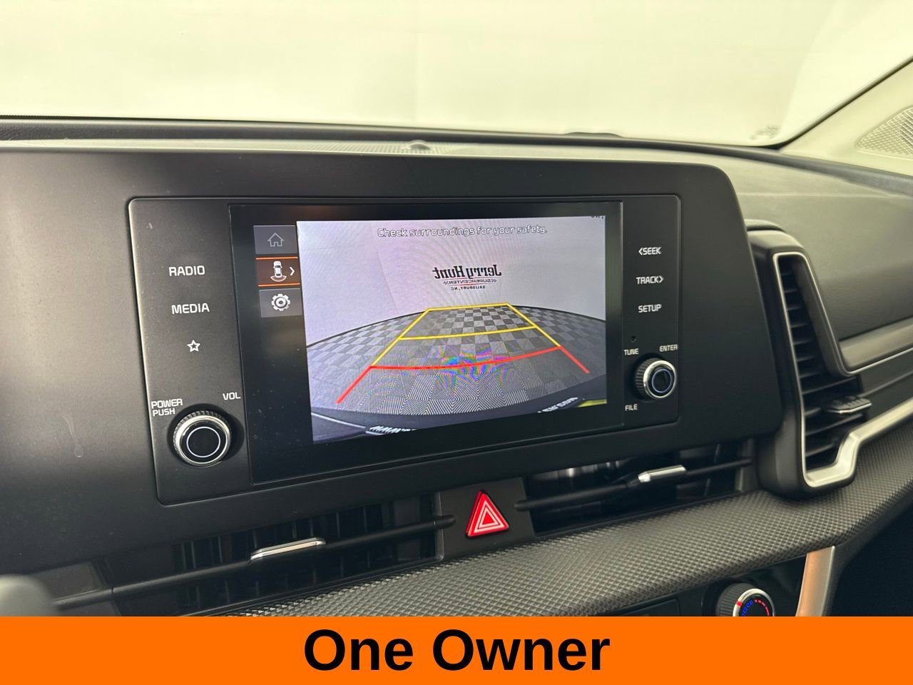 Used 2024 Kia Sportage LX image 3