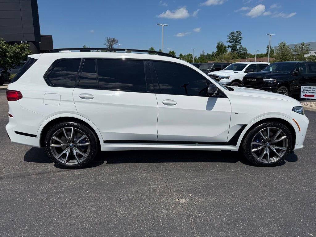 Used 2022 BMW X7 M50i AWD/4WD image 2
