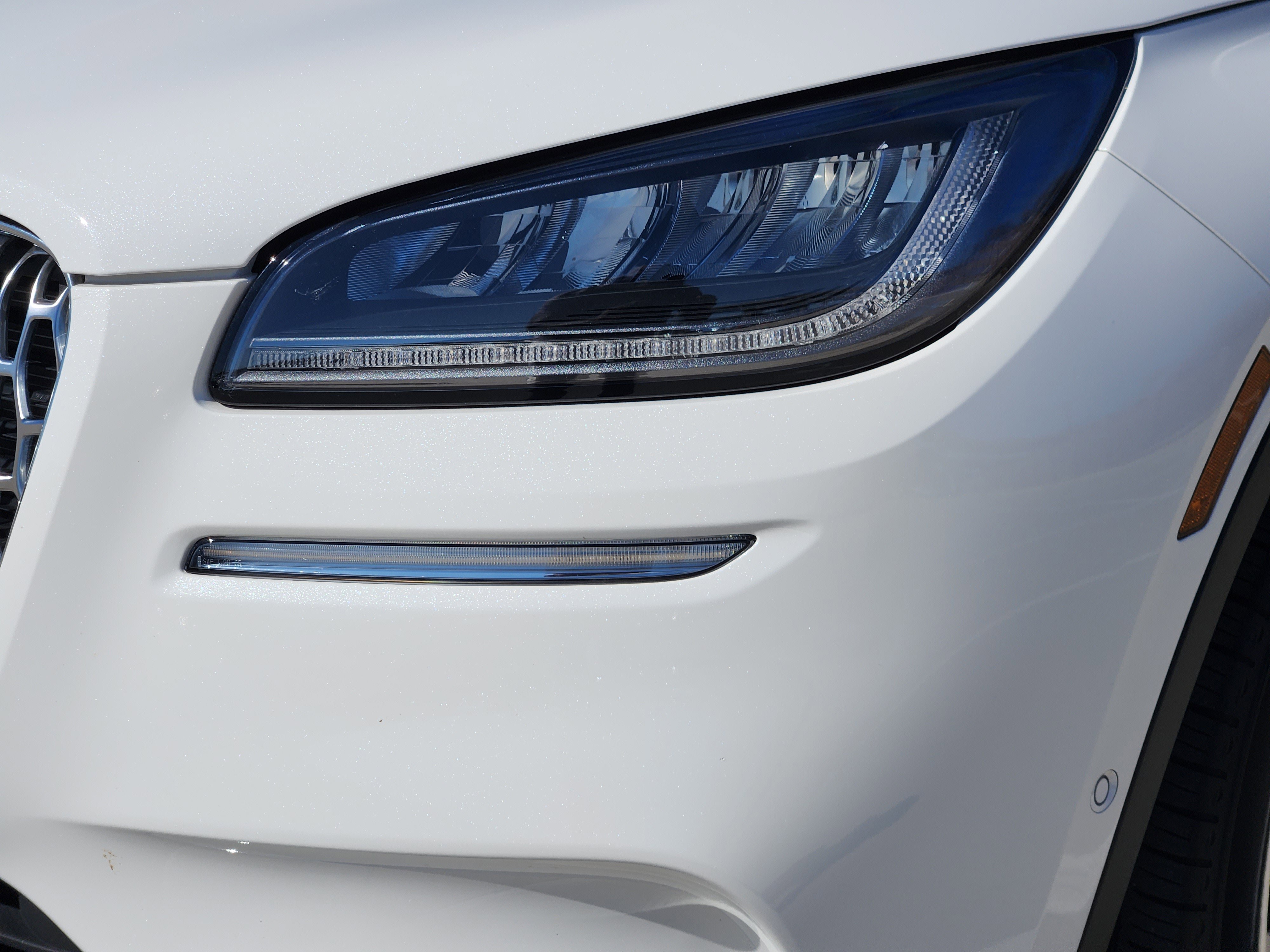 Used 2022 Lincoln Corsair AWD w/ Equipment Group 101A image 9