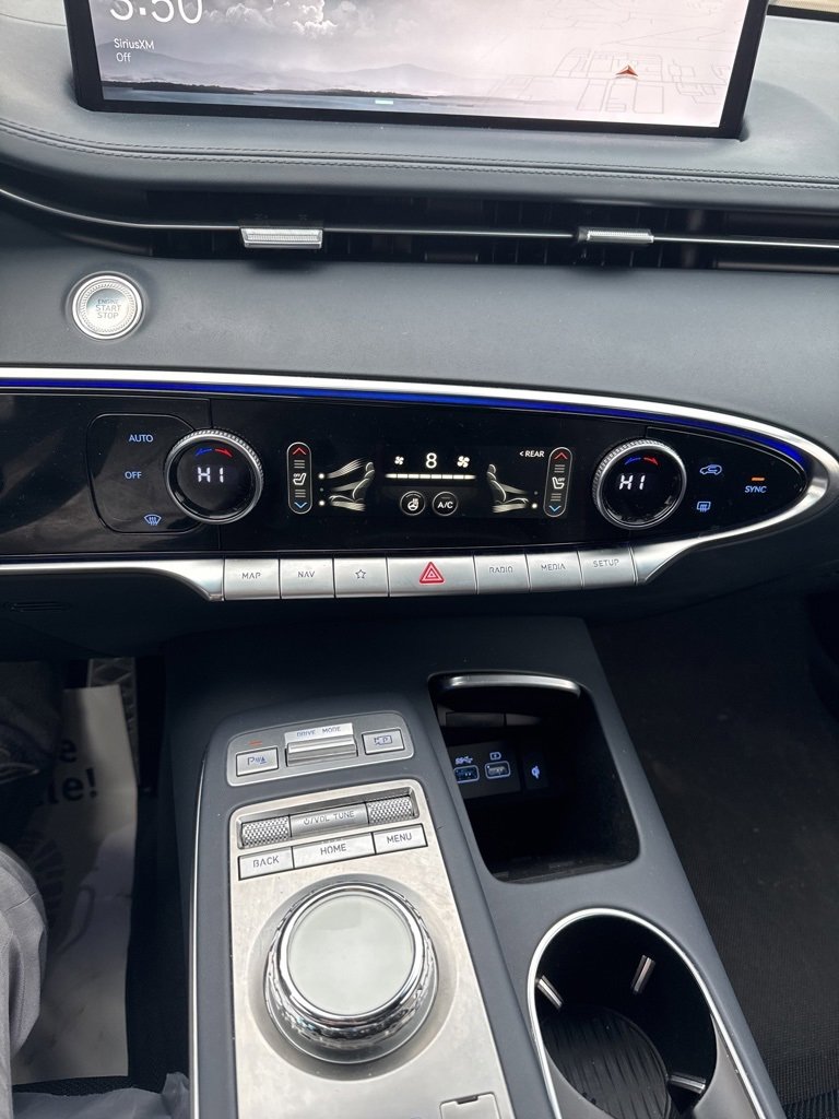 Used 2024 Genesis GV70 2.5T w/ Sport Prestige Package image 30