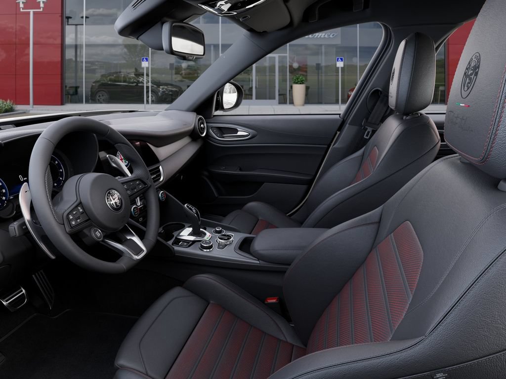 New 2025 Alfa Romeo Giulia w/ Driving Assist Package RWD image 23