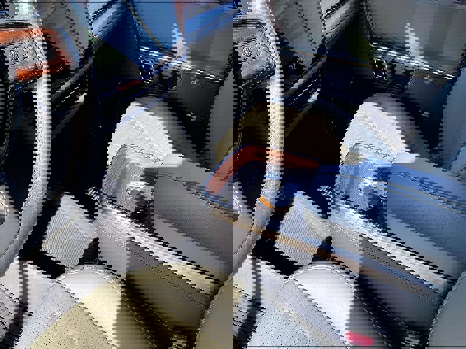 Used 2023 Rivian R1S Adventure image 19