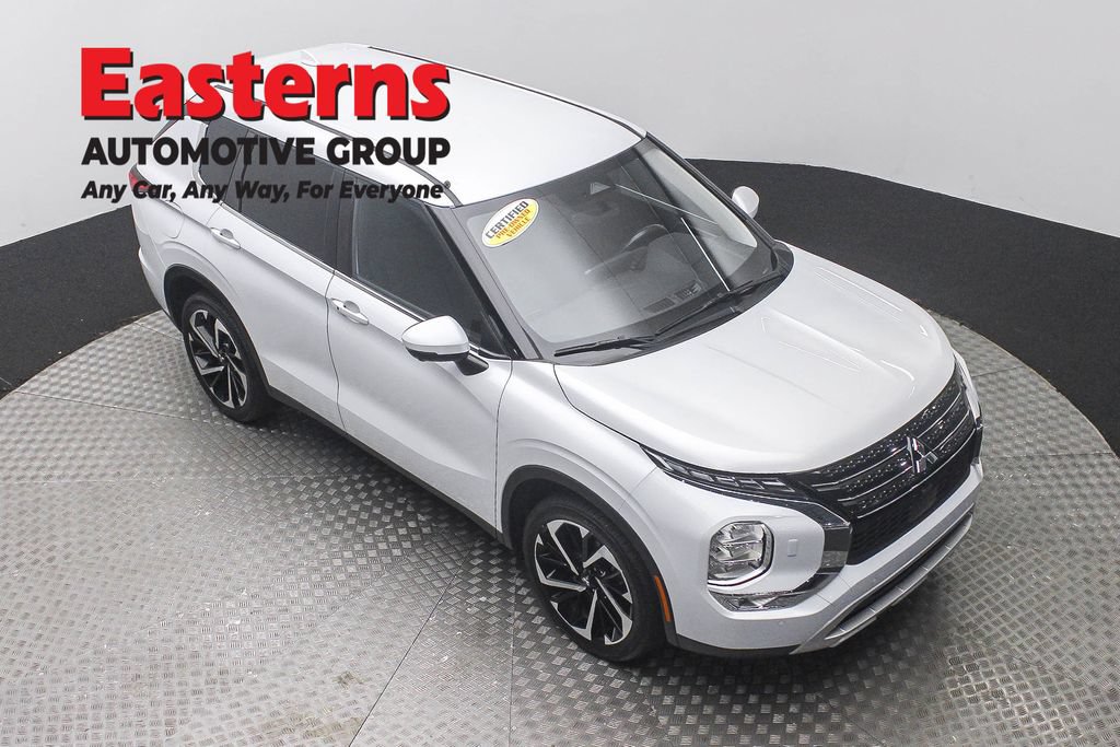 Used 2024 Mitsubishi Outlander SE AWD/4WD image 3