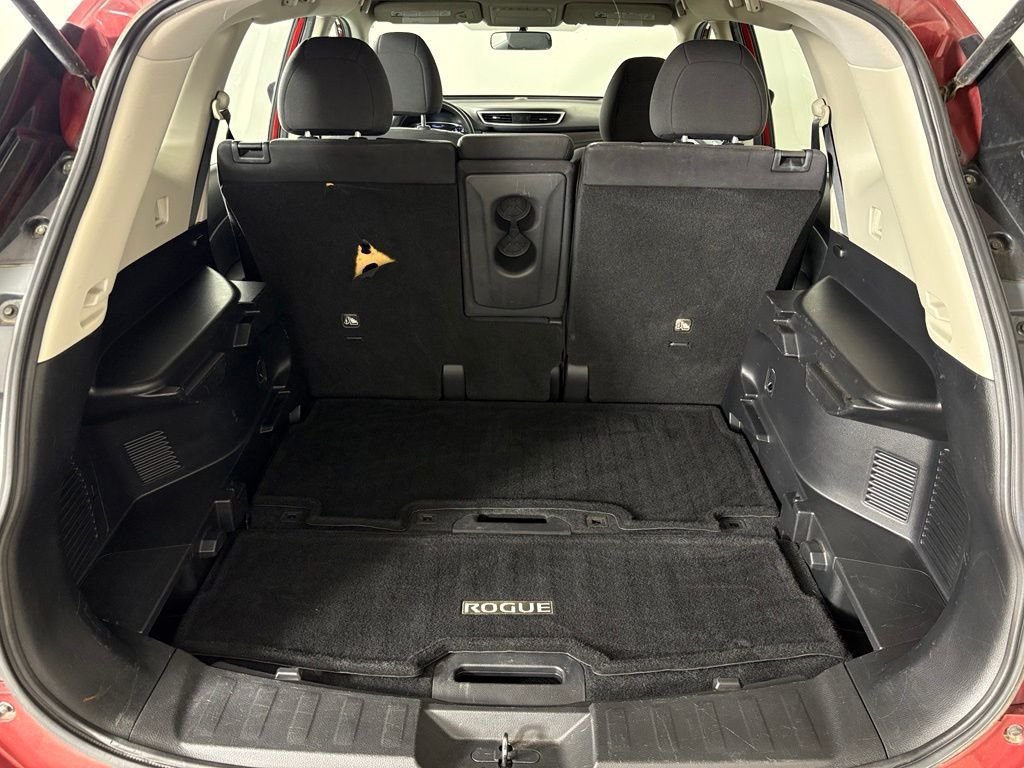 Used 2016 Nissan Rogue S FWD image 34