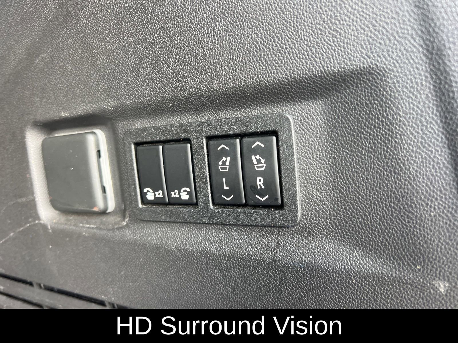 Used 2022 GMC Yukon Denali image 38