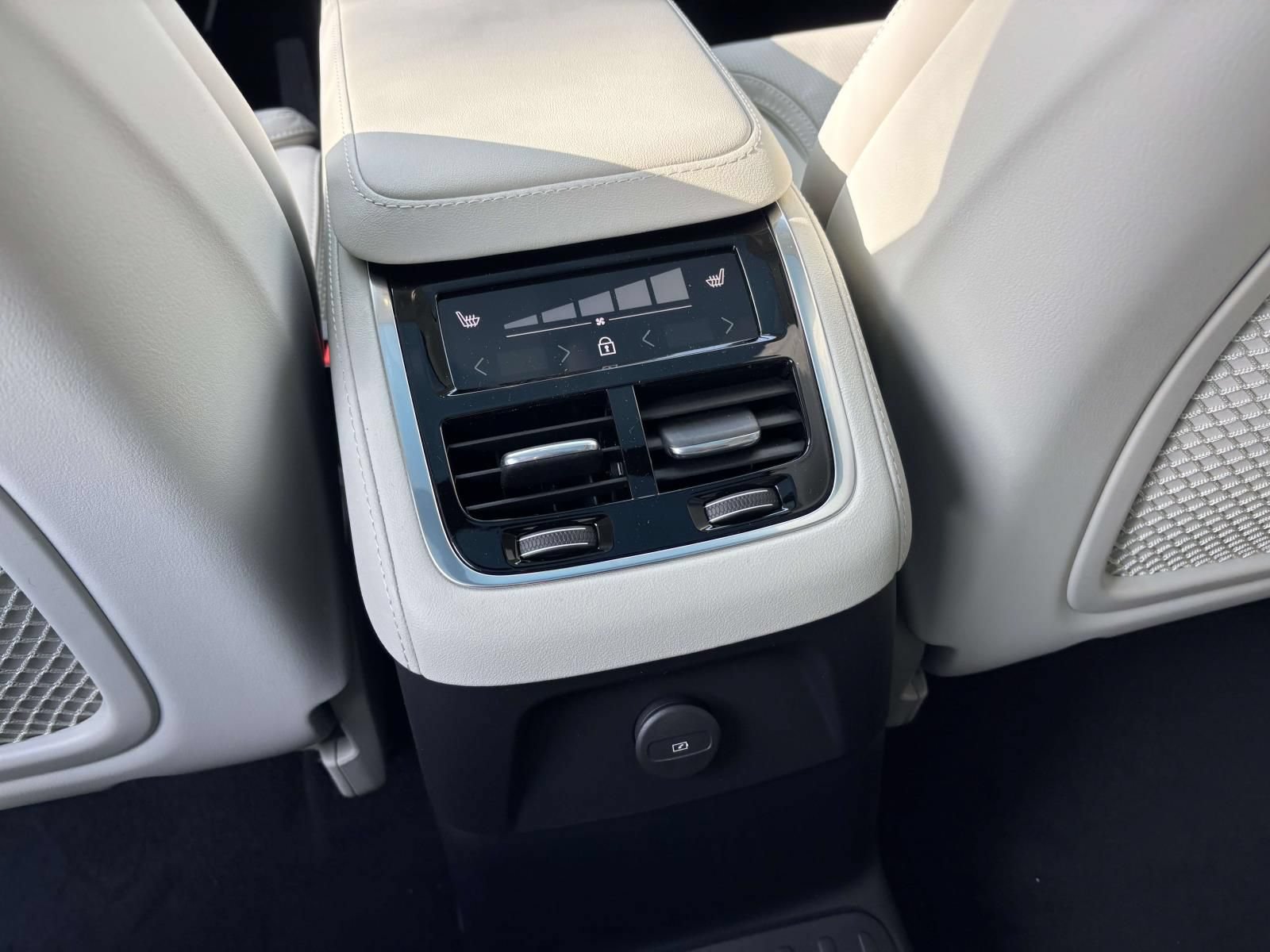 New 2026 Volvo XC90 T8 Ultra w/ Protection Package Premier AWD/4WD image 31