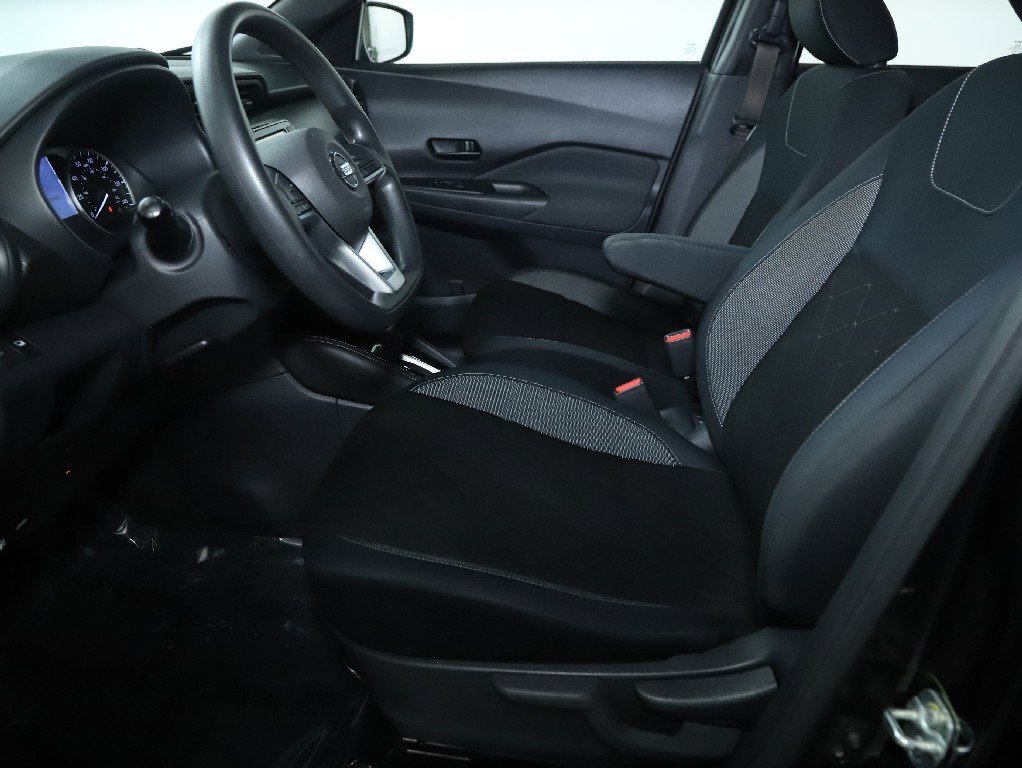 Used 2019 Nissan Kicks S image 18