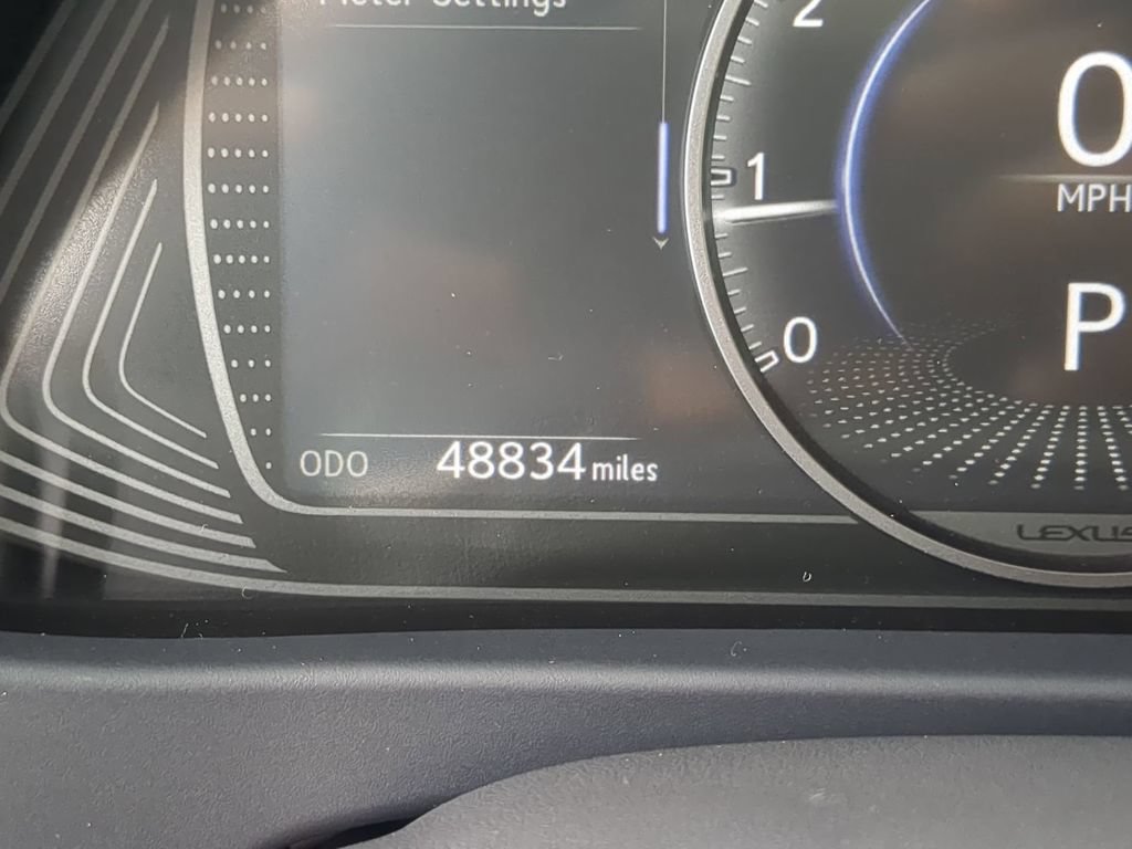 Used 2022 Lexus UX 200 w/ Accessory Package (Z2) FWD image 31