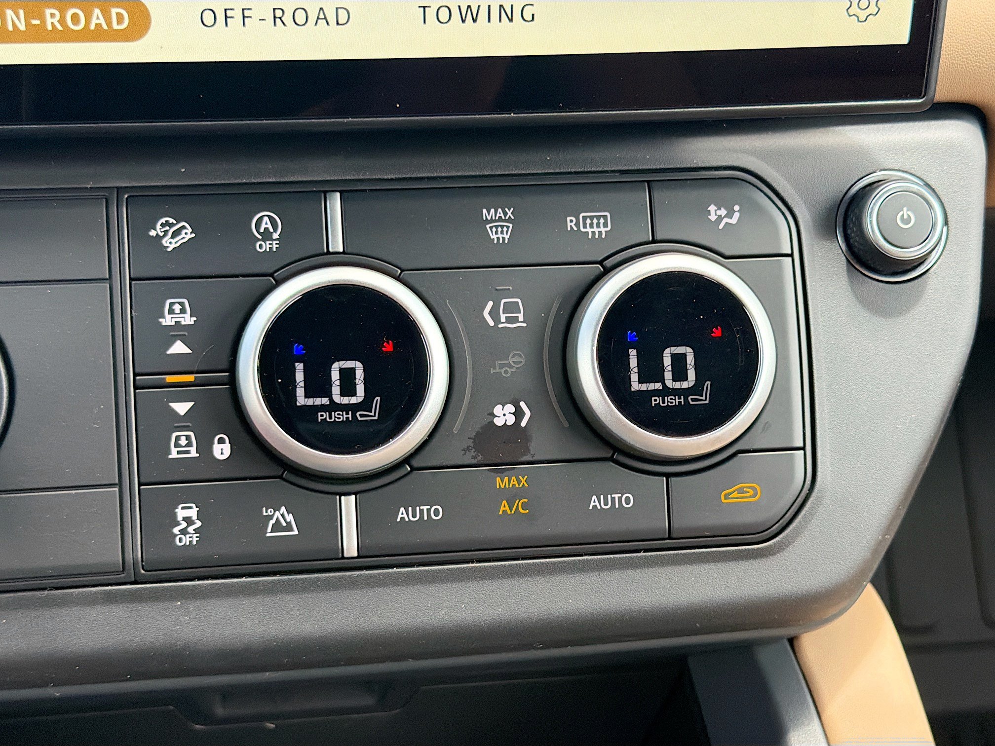 New 2026 Land Rover Defender 130 X-Dynamic SE AWD/4WD image 36