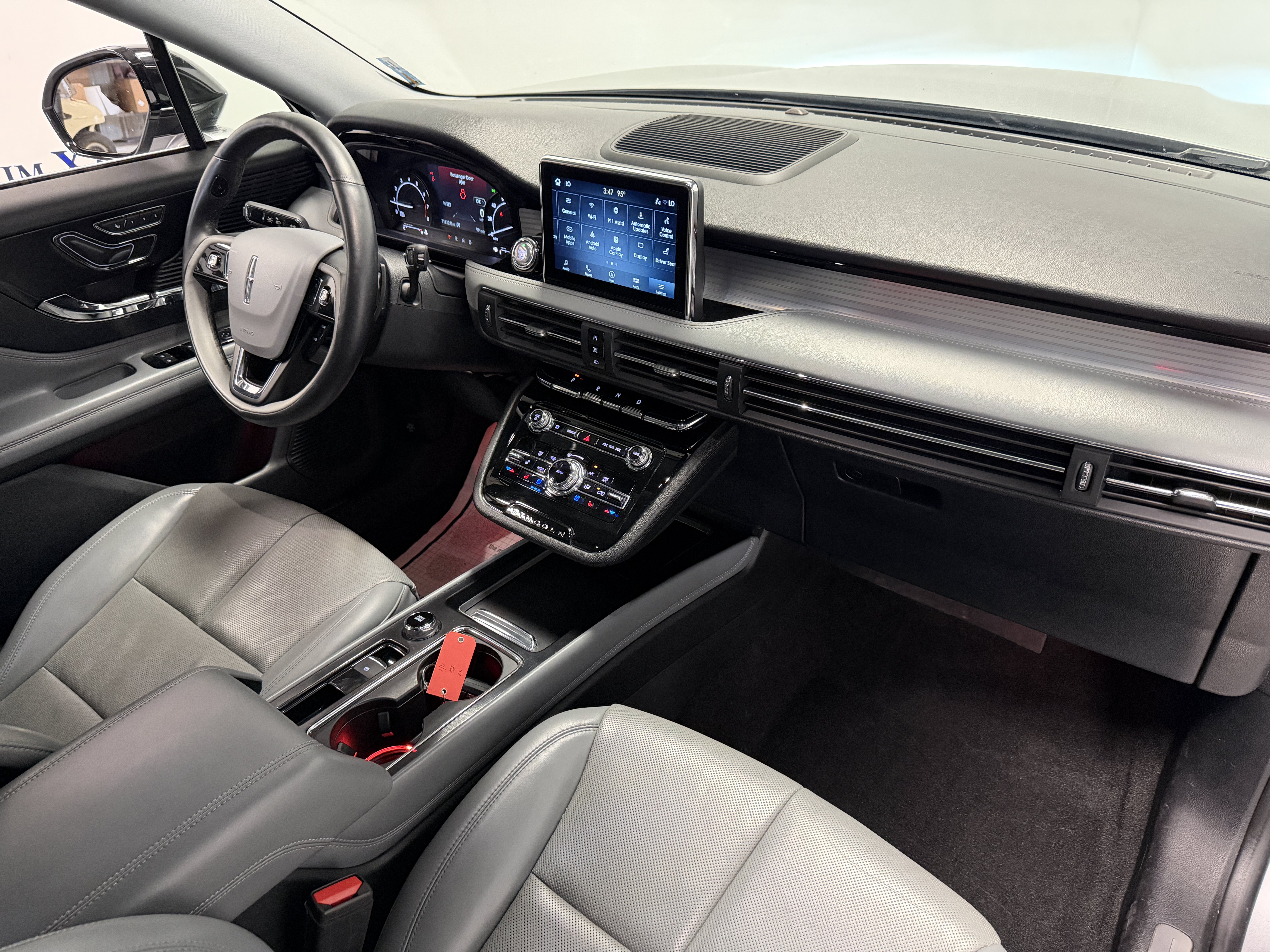 Used 2022 Lincoln Corsair FWD w/ Premium Package image 20