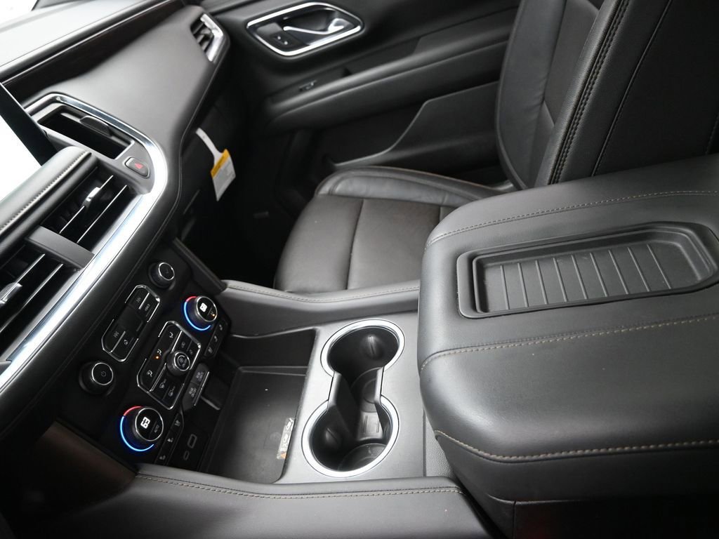 Used 2024 Chevrolet Suburban High Country w/ Advanced Technology Package image 19
