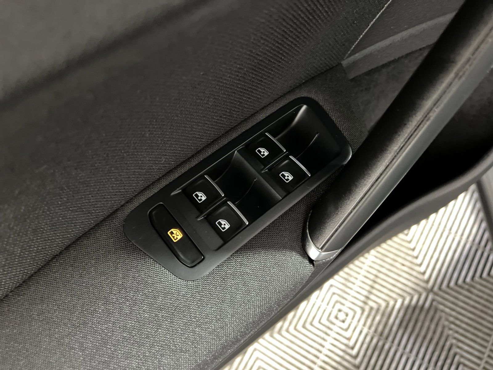 Used 2016 Volkswagen GTI S FWD image 15