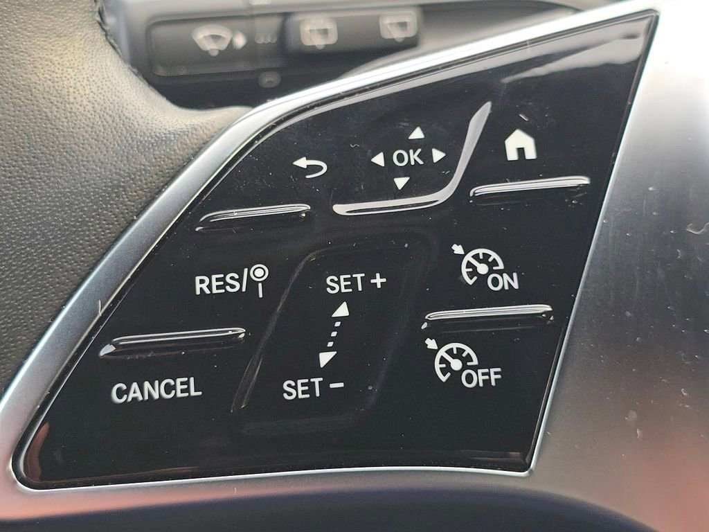 Certified 2025 Mercedes-Benz GLA 250 4MATIC image 33