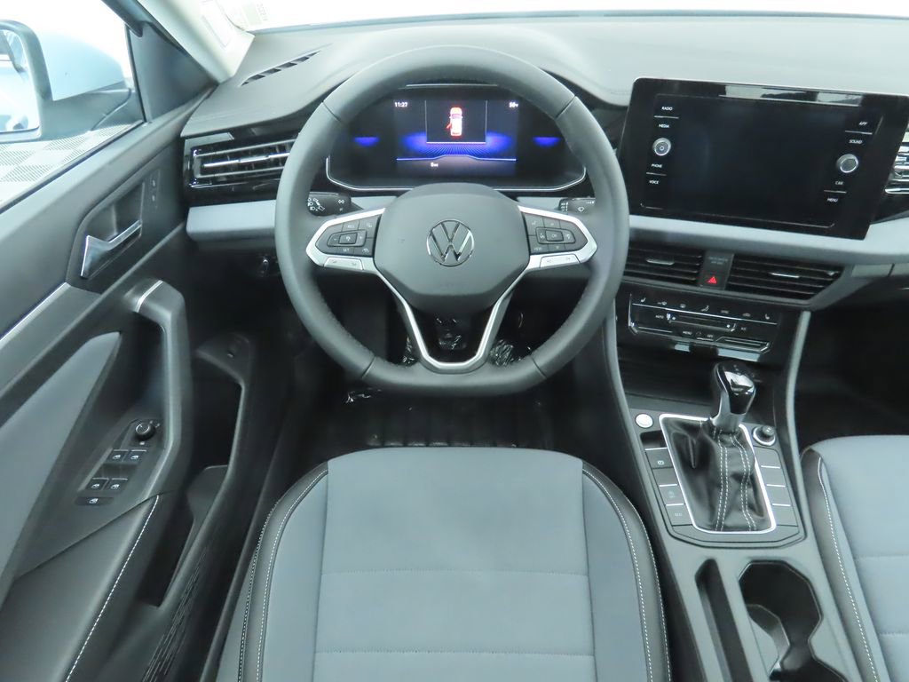 New 2026 Volkswagen Jetta SE image 10