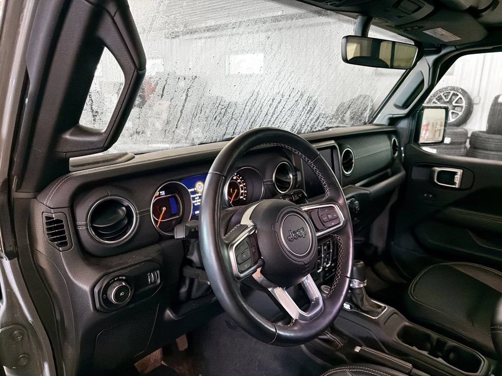 Used 2023 Jeep Wrangler Unlimited Sahara w/ Cold Weather Group AWD/4WD image 8