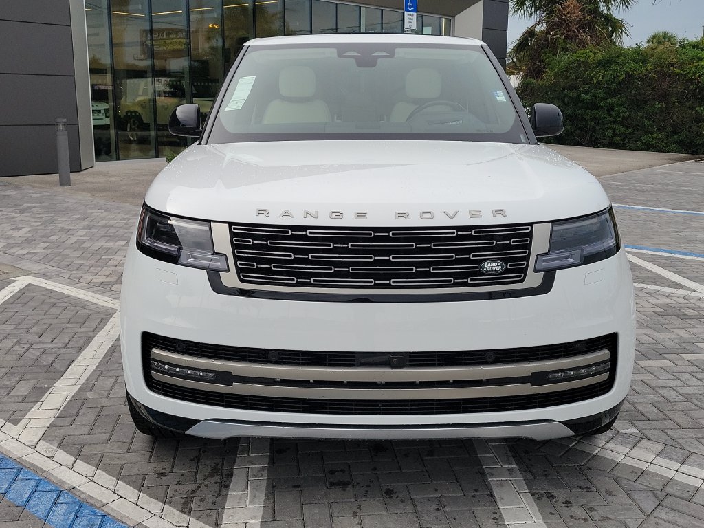 New 2027 Land Rover Range Rover Long Wheelbase SE AWD/4WD image 8