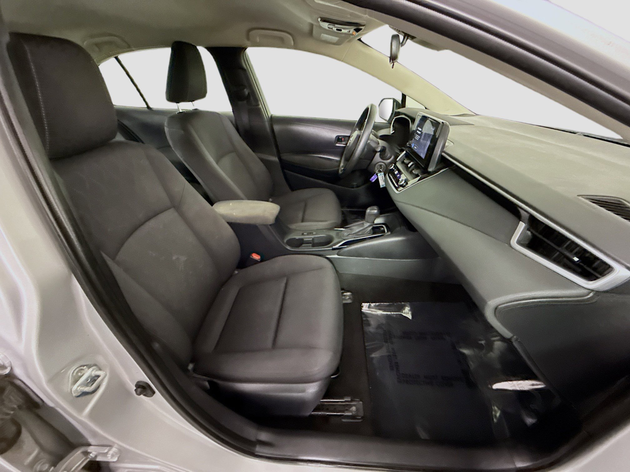 Used 2024 Toyota Corolla LE FWD image 28
